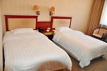 Dongfang Hotel Harbin Eksteriør bilde